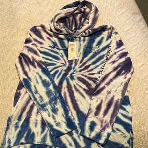 BNWT Vineyard Vines tie-dye sweatshirt sz Medium
